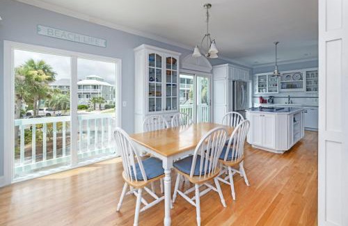Oceanmarsh Subdivision House | Pirate