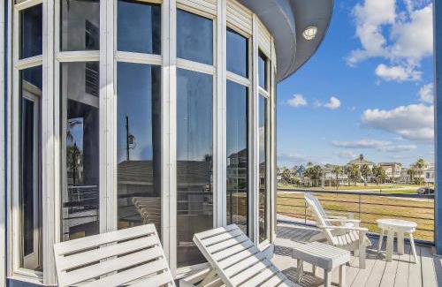Pirates Beach House | Pirates Castle