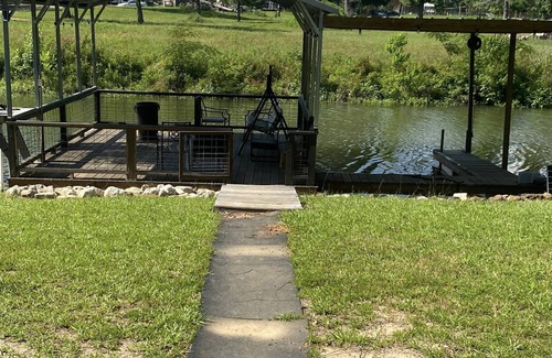 Florien House | Pirates Cove WATERFRONT, Boat House! Fire Pit!