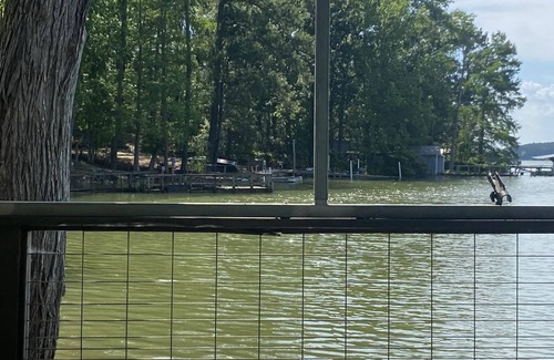 Florien House | Pirates Cove WATERFRONT, Boat House! Fire Pit!