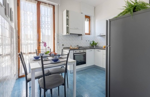 Pisa Apartment | Pisa Quiet and Bright Apartment with Balcony