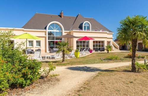 Azay-le-Rideau House | Piscine Couverte, Aire de Jeux sur Place