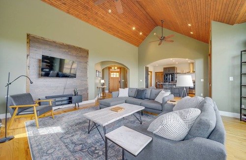 Pisgah Forest House | Pisgah Forest Home w/Large Deck & Mountain Views!