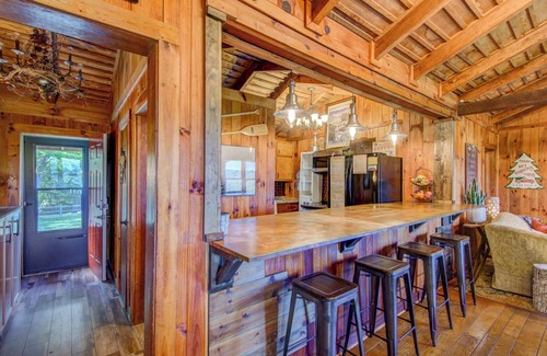 West Jefferson House | Pisgah Heights - Stunning high elevation views of the New River!