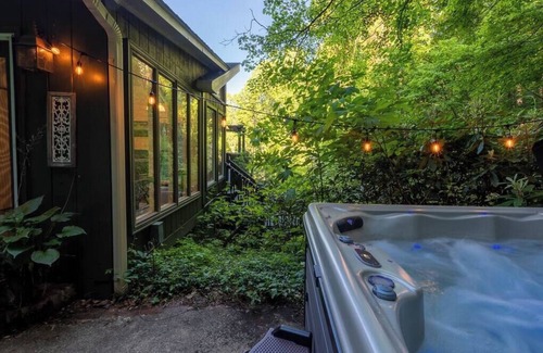 Candler House | Pisgah Park Hideaway w/Hot Tub & Mountain Views