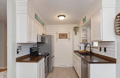 Penrose Other | Pisgah Shadows Cottage - Hot Tub - Grill - Fireplace - WiFi - Pets OK