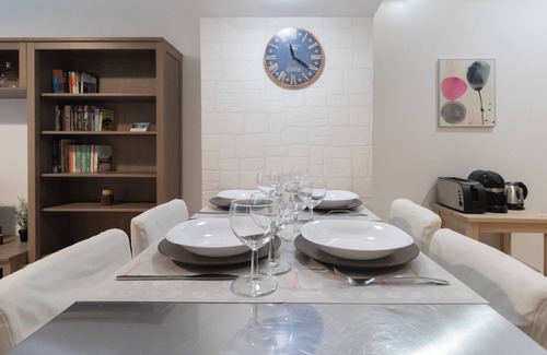Gorla Apartment | Pisino 5 - One Bedroom Apartment, Sleeps 3