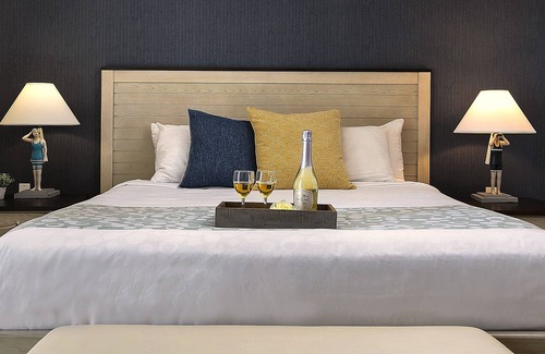 Motel District Hotel | Pismo Lighthouse Suites