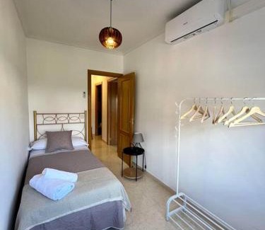 Arenas de San Pedro Apartment | Piso centro Arenas: Mira Gredos