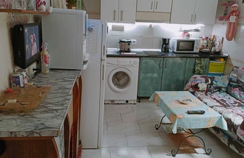 Atocha Condo | Piso completo en Atocha, muy bien comunicado.