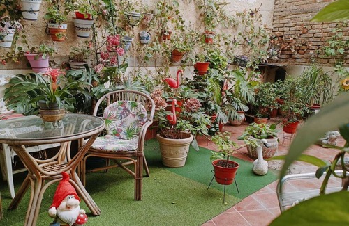 Atocha Condo | Piso completo en Atocha, muy bien comunicado.