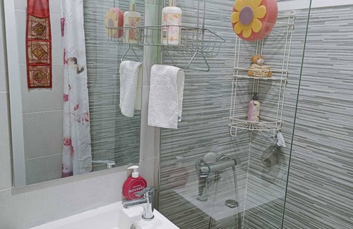 Atocha Condo | Piso completo en Atocha, muy bien comunicado.