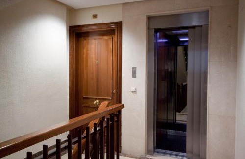 Barrio de La Latina Apartment | Piso parking en el madrid más castizo