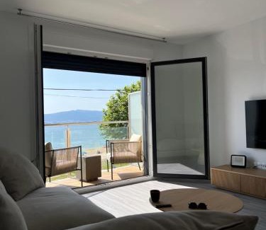 Vilanova Apartment | Piso Sinas con vistas al mar