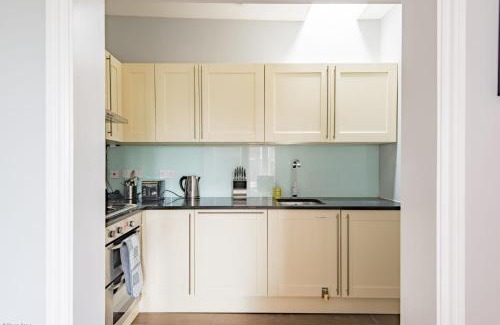 Canterbury House | Pitch Perfect by Bloom Stays