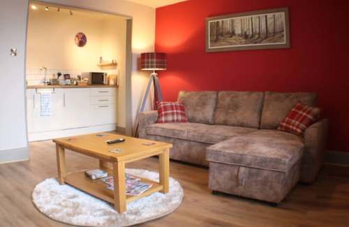 Pitlochry Apartment | Pitlochry Stay-sleeps 3-central & Connected
