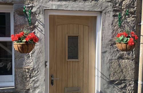 Pitlochry Apartment | Pitlochry Stay-sleeps 3-central & Connected