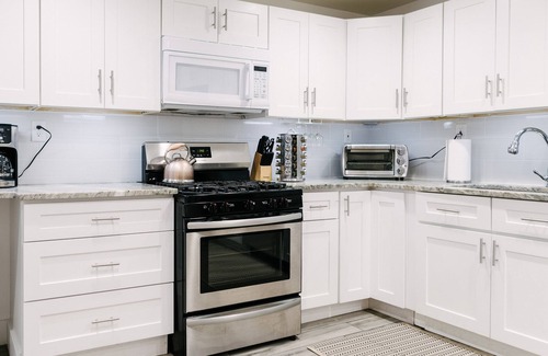 Mount Washington House | Pittsburgh 2 Bedroom Home on Mt. Washington, Steps away from the Incline