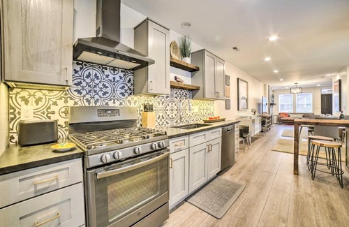 Mexican War Streets House | Pittsburgh Home Walkable Location!