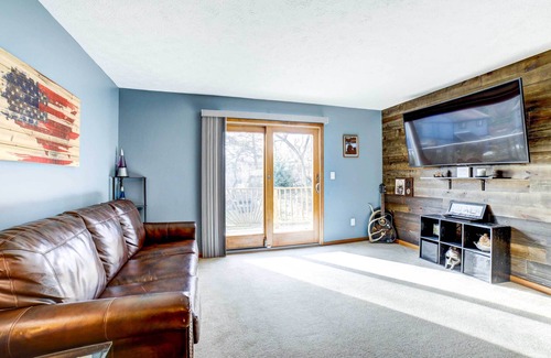 Brighton Heights House | Pittsburgh Townhome Near Downtown Attractions