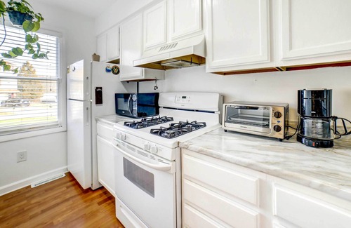 Brighton Heights House | Pittsburgh Townhome Near Downtown Attractions