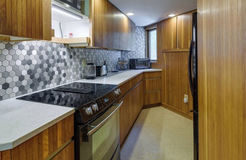 Rochester House | Pittsford Vacation Home: 2 Mi to Historic Village