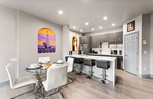 Windsor Hills Apartment | *Pixie Dust Penthouse* Totally Remodeled, Luxury 4th floor Condo