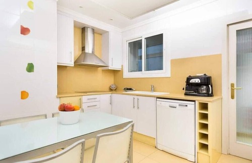 La Ribera Apartment | Placa Urquinaona|Central and comfortable 4BD 3BTH