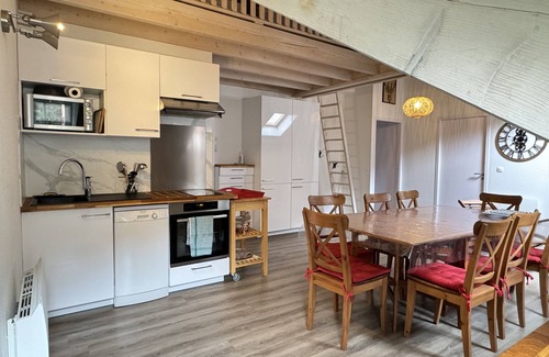 Cauterets Apartment | Place de la mairie T2 type loft 70m2 terrasse 35m2