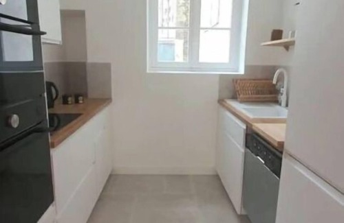 Quartier de la Roquette Apartment | Place des Vosges 2 bedroom apartment