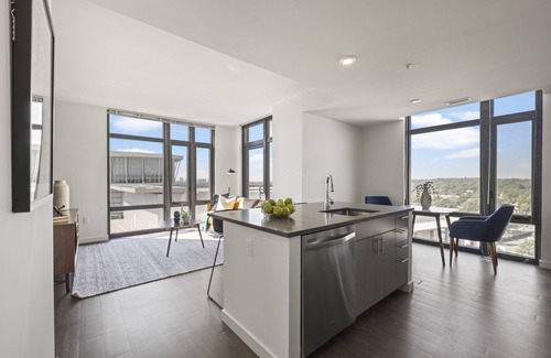 Bluemont Apartment | Placemakr Marymount Ballston