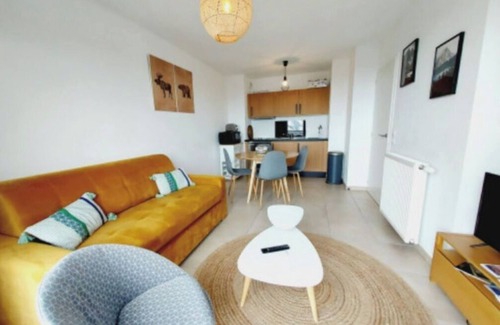 Plagne Centre Apartment | Plagne center, 50m from the slopes, sleeps 4 new residence Les Lodges 1970