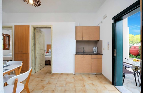 Istron Apartment | Plaisir Beachside Apts