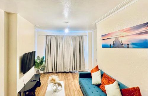 Plaistow South Apartment | Plaistow Custom House Excel free parking, sleeps 6