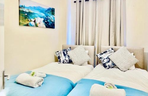 Plaistow South Apartment | Plaistow home near Custom House Excel free parking