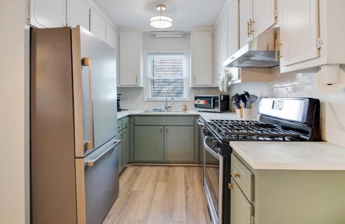 Macon House | Plan Your Vacay in this Modern Two Bedroom Townhouse in the Biggest Little City in GA townhouse