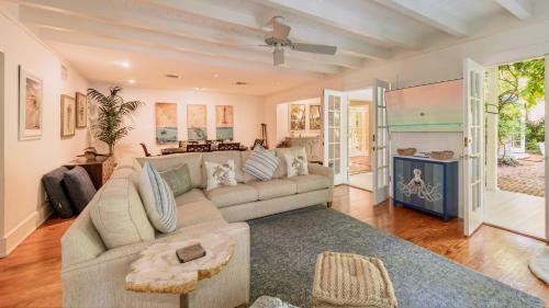 White St. Gallery House | Plantation Tropicale by Last Key Realty