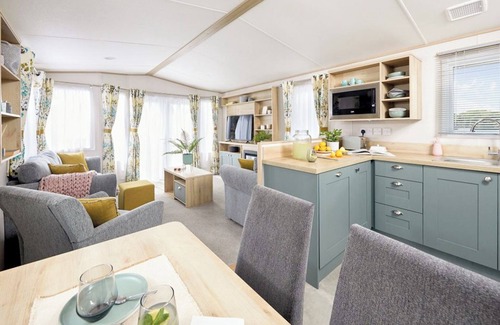 Aberystwyth House | Platinum 2 Bed Caravan with Hot Tub No Pets Slp 4