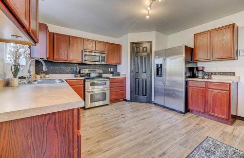 Southeast Colorado Springs House | Play & Connect Summit Bliss Pool Table WiFi