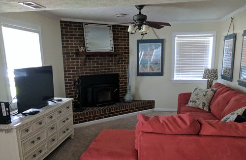 Rose Haven House | Play & relax at the Bungalow! Easily walk to beautiful Herrington Harbour South!