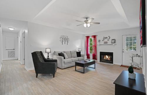 Clarksville House | Play & Stay - Freshly Updated, Workspace & Games