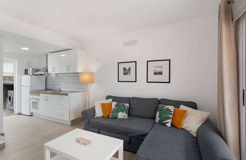 San Agustin House | 'Playa Las Burras' with Shared Pool, Wi-Fi and Air Conditioning