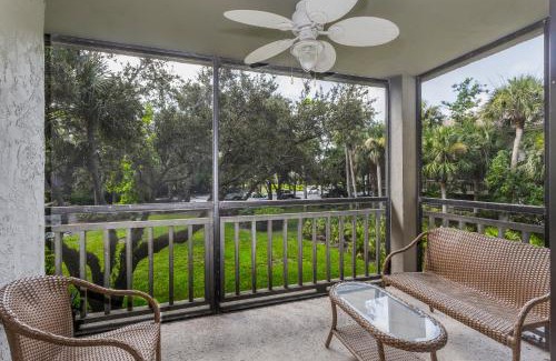 Bonita Bay Apartment | Playing Hookie