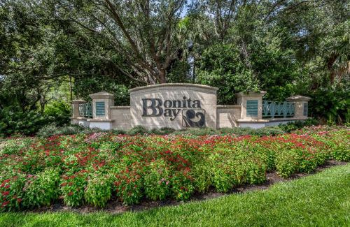 Bonita Bay Apartment | Playing Hookie