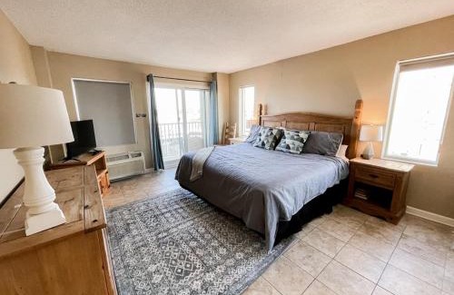 Northeast Virginia Beach House | Playing Hooky at Dolphin Run-Oceanfront Condo-Pool