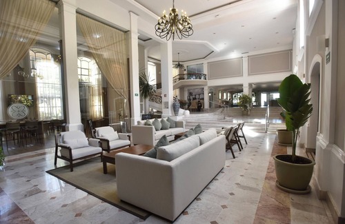 Downtown Queretaro Hotel | Plaza Camelinas Hotel