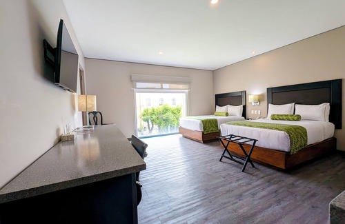 Downtown Queretaro Hotel | Plaza Camelinas Hotel