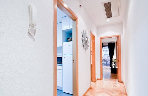 Moncloa - Arguelles Apartment | PLAZA DE ESPAÑA AMPLIO AND LUMINOUS