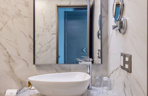 Zona Minerva Hotel | Plaza Diana Hotel
