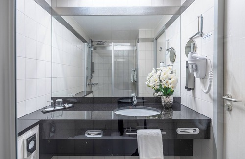 Bernhausen Hotel | PLAZA INN Stuttgart-Filderstadt